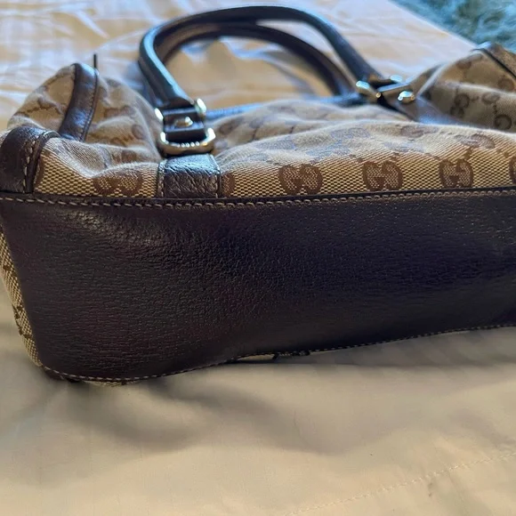 GUC Gucci Monogram Canvas Abbey Handbag - Picture 5 of 16
